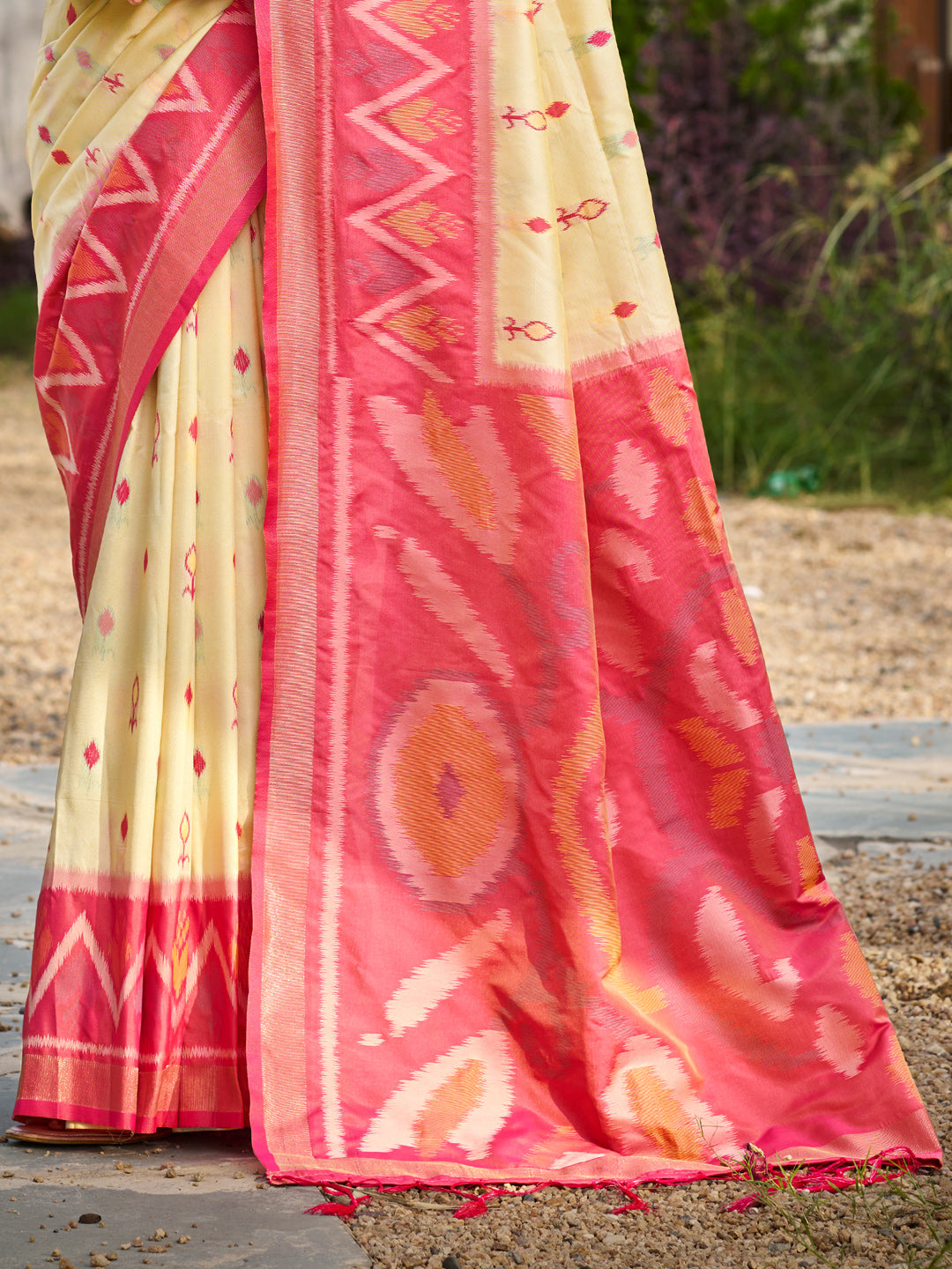 Sutriti Cream Pochampalli Silk Saree | Traditional Wedding & Festive Wear Saree
