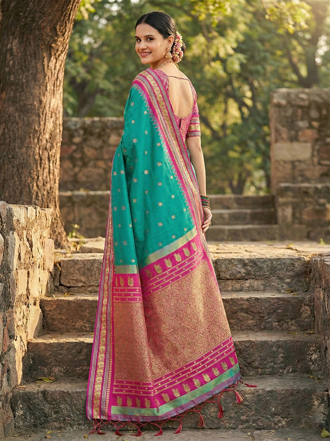 Sutriti Graceful Sea Green Banarasi Silk Saree with Golden Zari Woven Border & Floral Jaal – Wedding & Festive Wear