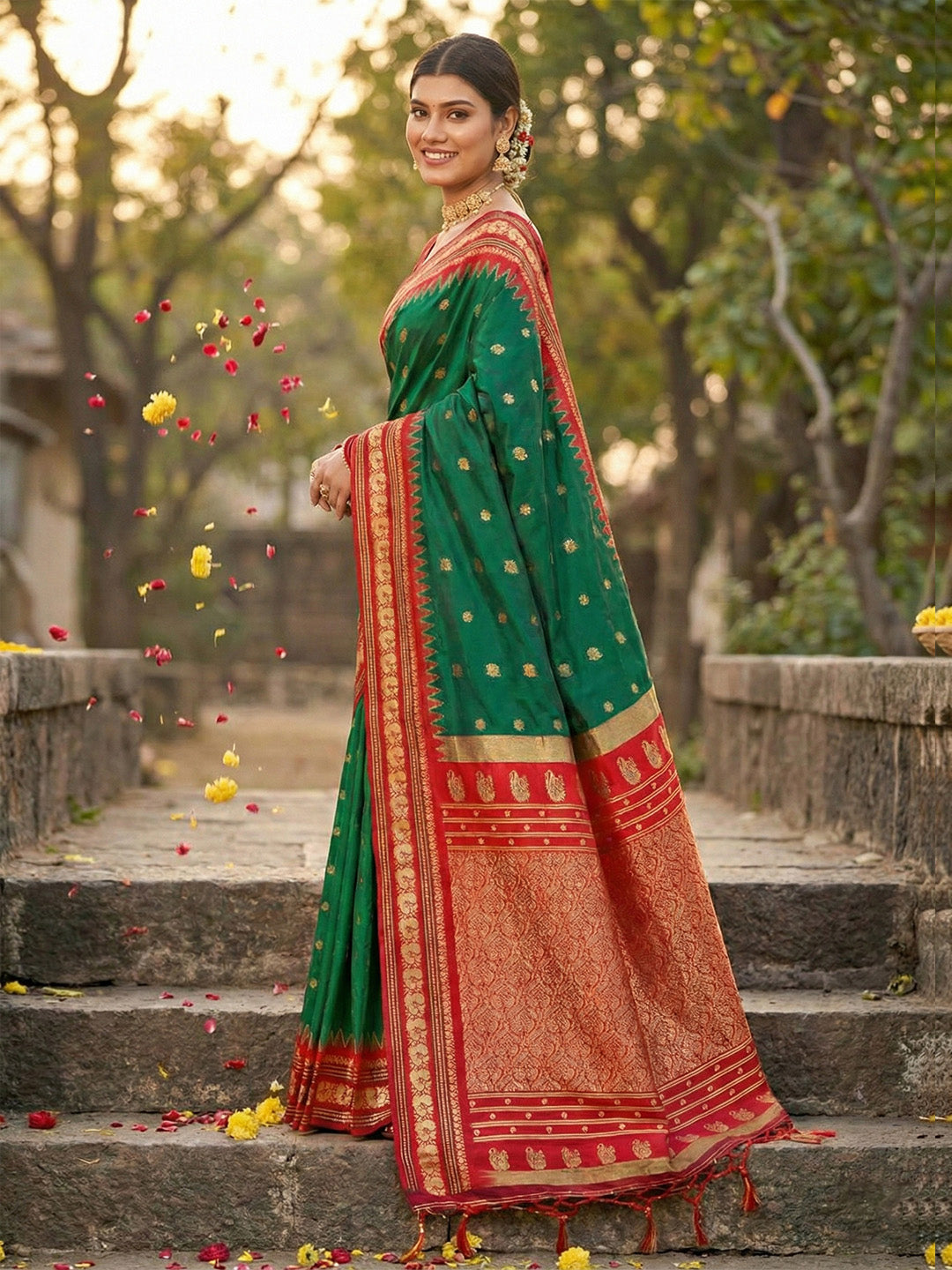 Sutriti Graceful Green Banarasi Silk Saree with Golden Zari Woven Border & Floral Jaal – Wedding & Festive Wear