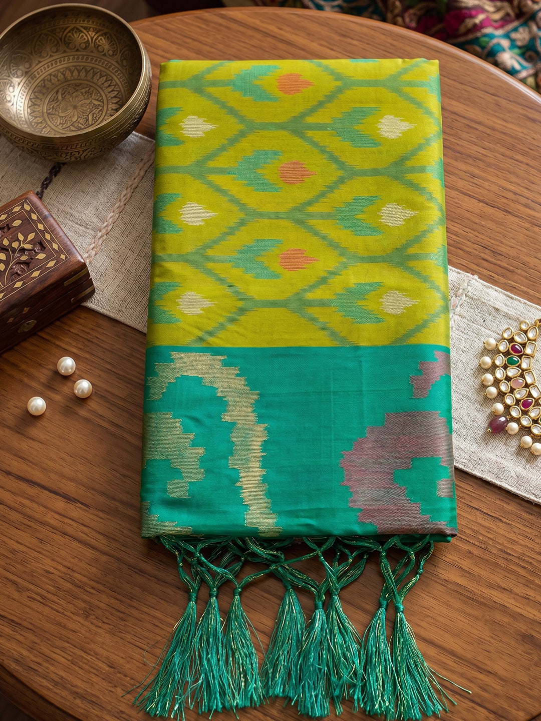 Sutriti Mehendi Green Pochampally Silk Saree for Women Festive Party Wedding Ikat Saree