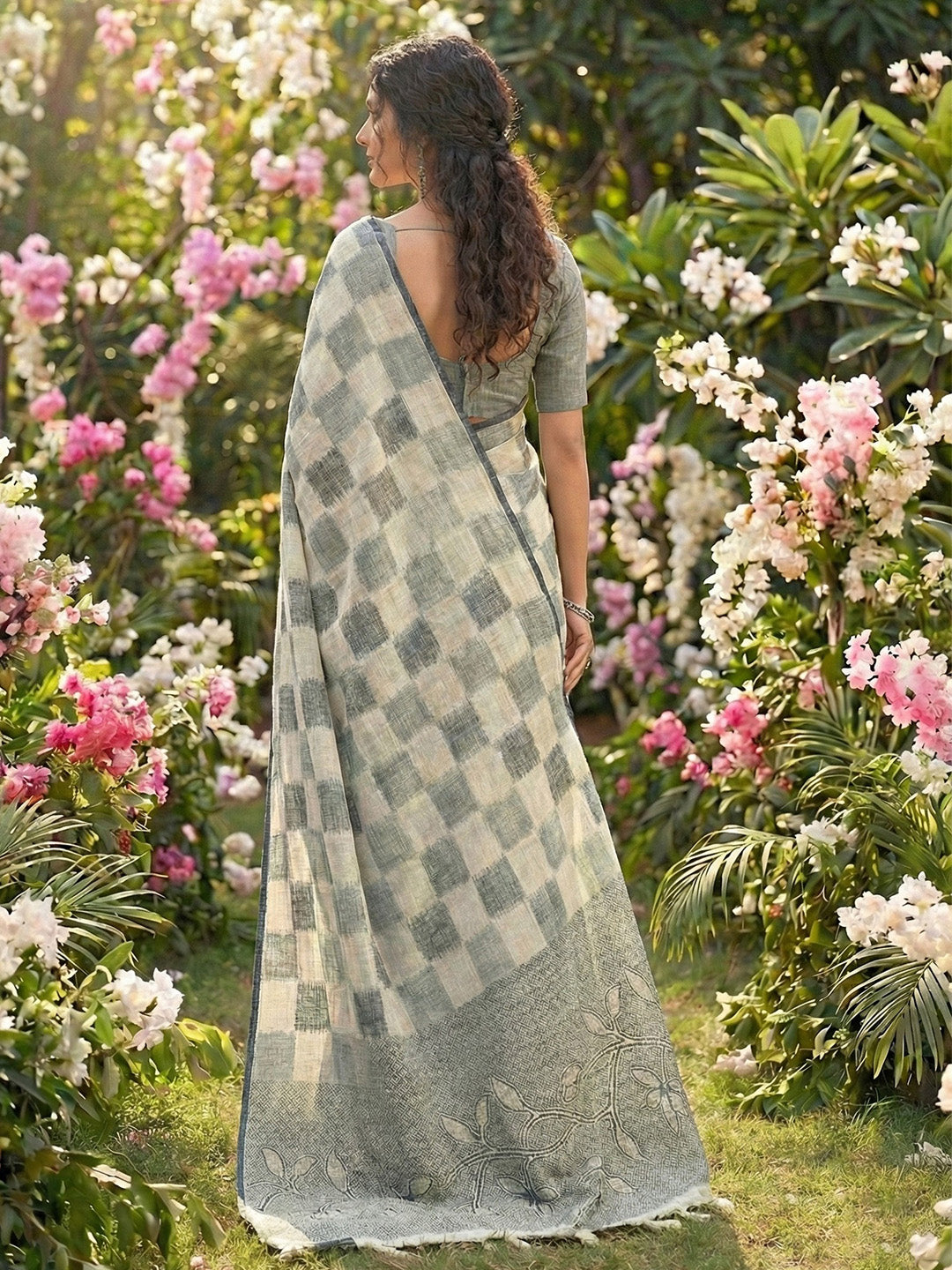 Sutriti Women Off-White & Blue Checkered Linen Blend Saree with Floral Pallu