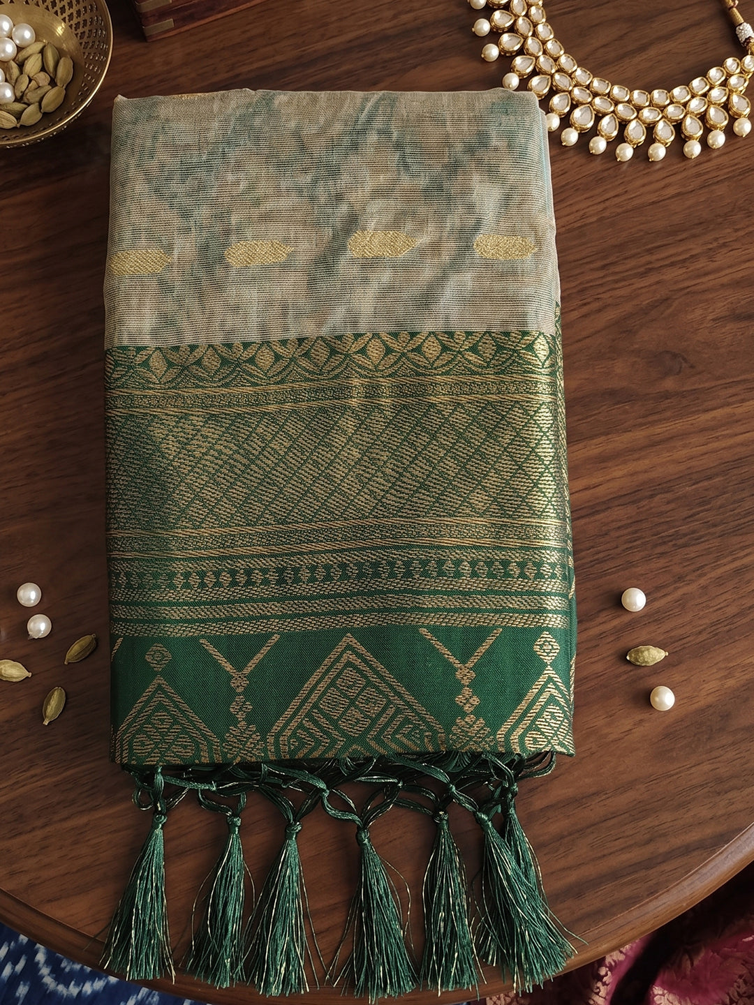 Sutriti Elegant Linen Saree with Dark Green Border - Premium Festive & Wedding Wear for Women
