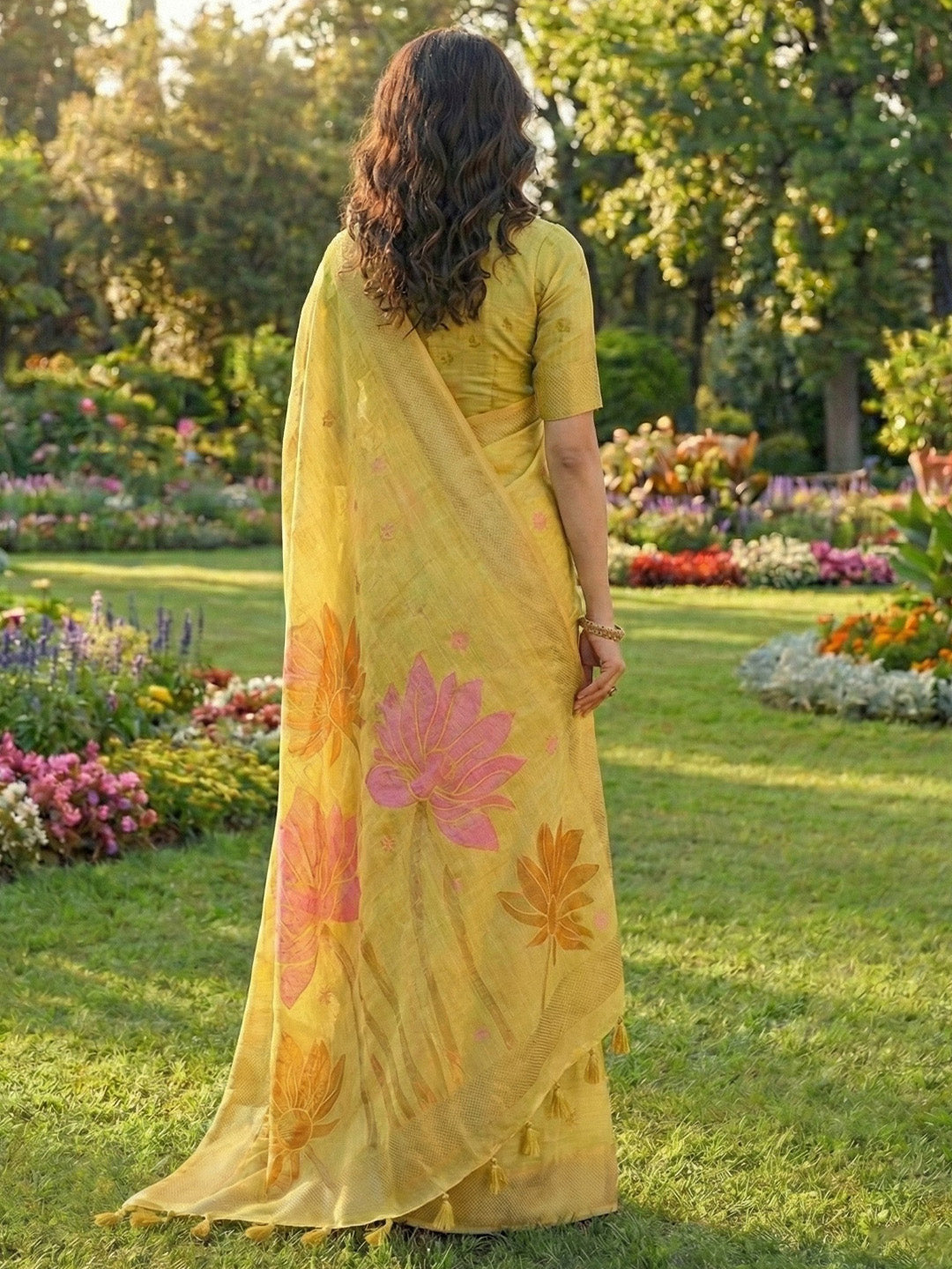 Sutriti Women Mustard Yellow & Pink Floral Printed Linen Silk Blend Saree