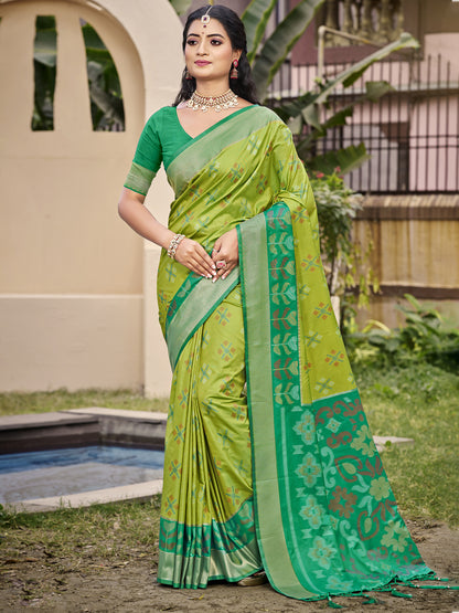 Sutriti Exquisite Light Green & Green Pochampalli Soft Silk Saree with Grand Ikat Woven Pallu – Perfect for Weddings, Festivals & Traditional Celebrations