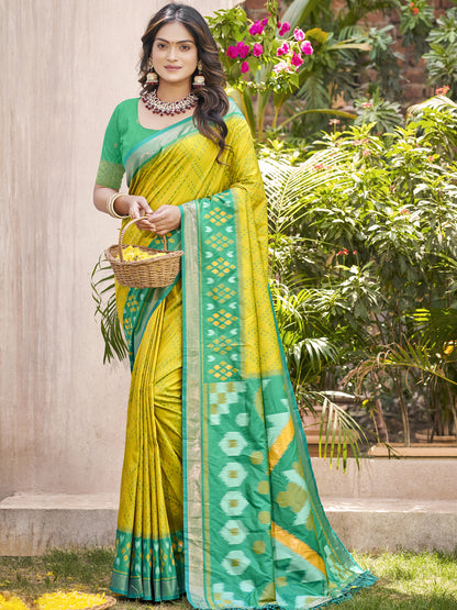 Sutriti Mustard Yellow & Green Pochampalli Soft Silk Saree with Traditional Ikat Woven Pallu – Perfect for Festive Celebrations & Wedding Occasions