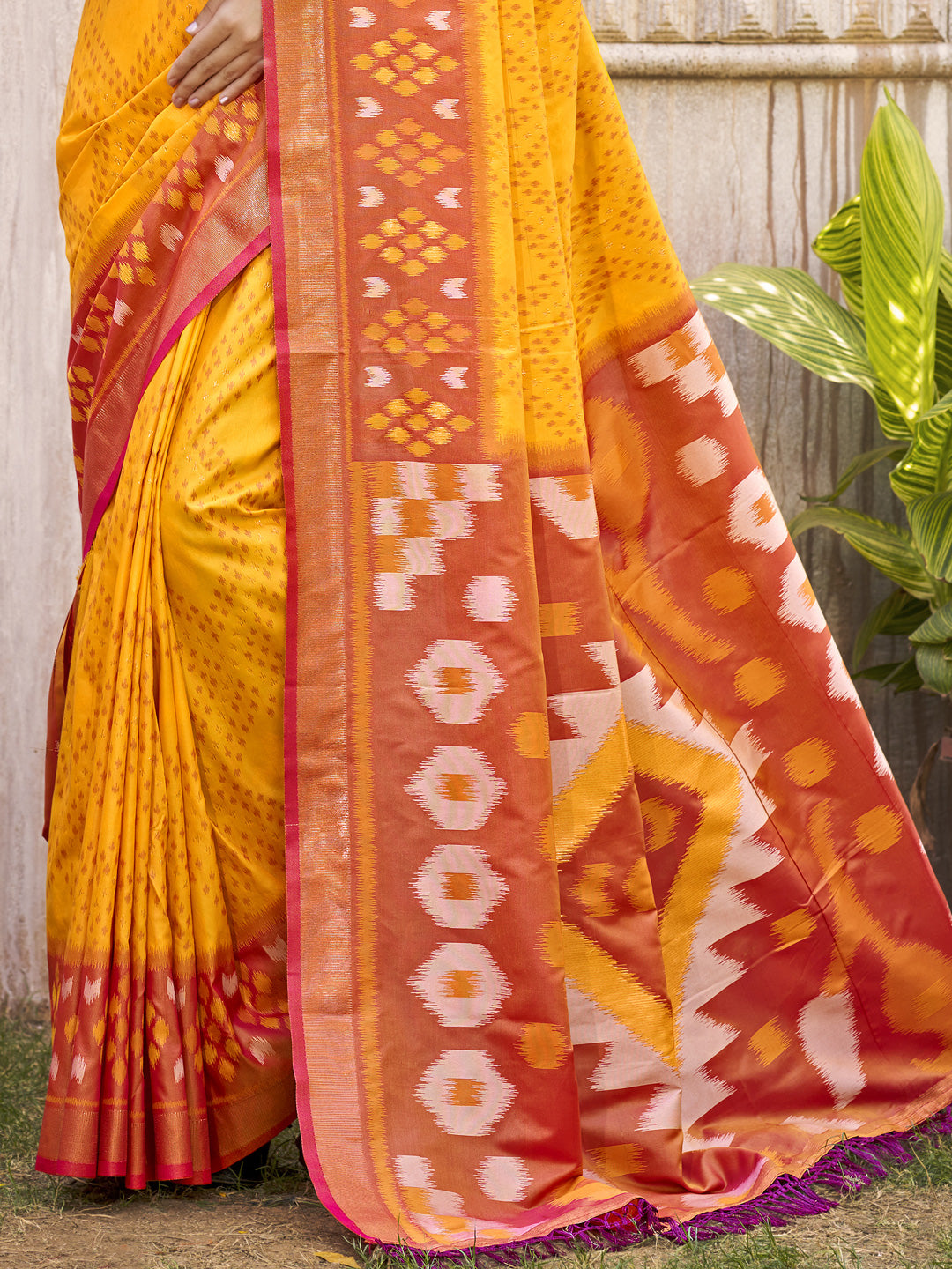 Sutriti Yellow & Red Pochampalli Soft Silk Saree with Traditional Ikat Woven Pallu – Perfect for Festive Celebrations & Wedding Occasions