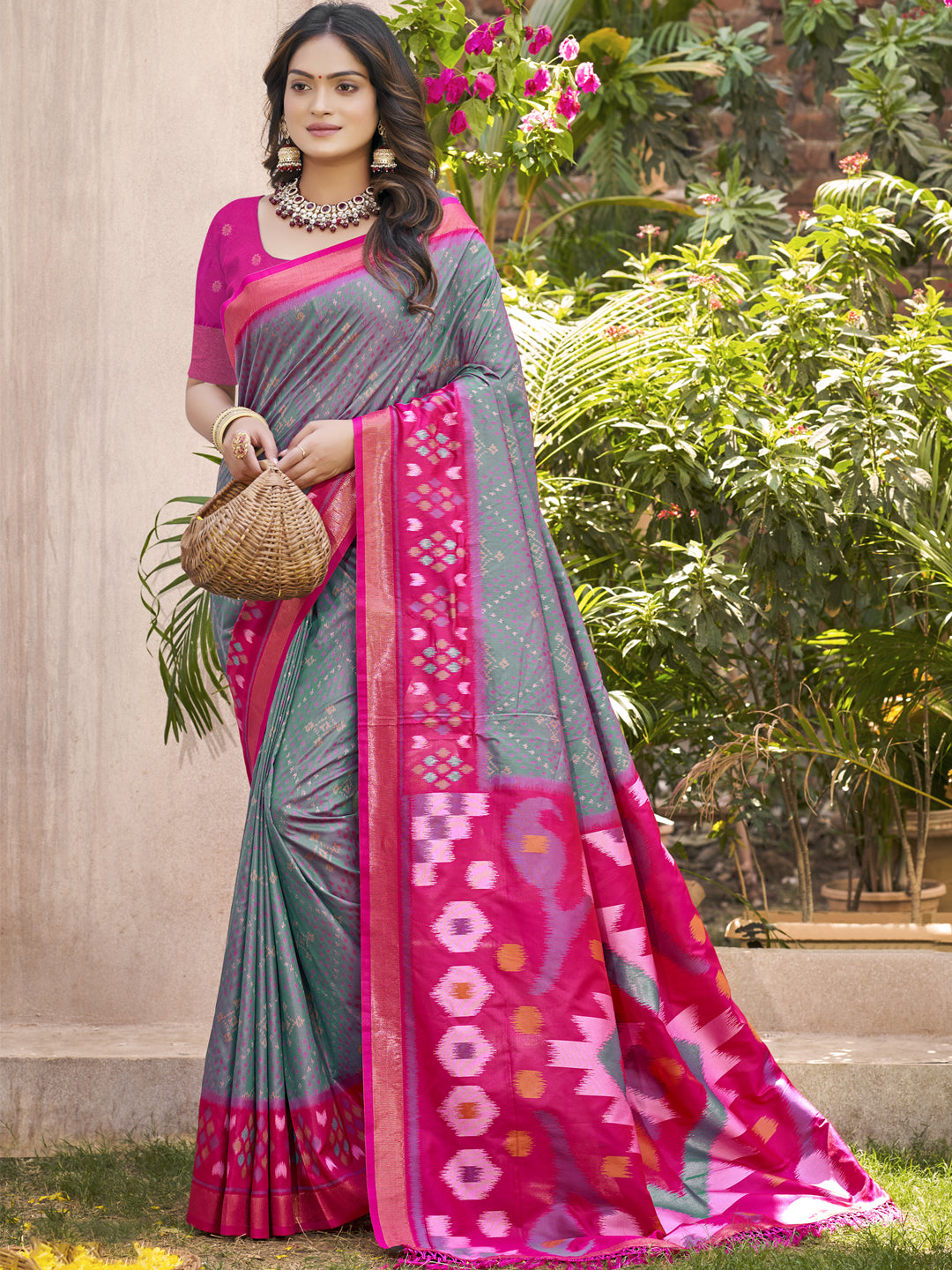 Sutriti Grey & Magenta Pochampalli Soft Silk Saree with Traditional Ikat Woven Pallu – Perfect for Festive Celebrations & Wedding Occasions