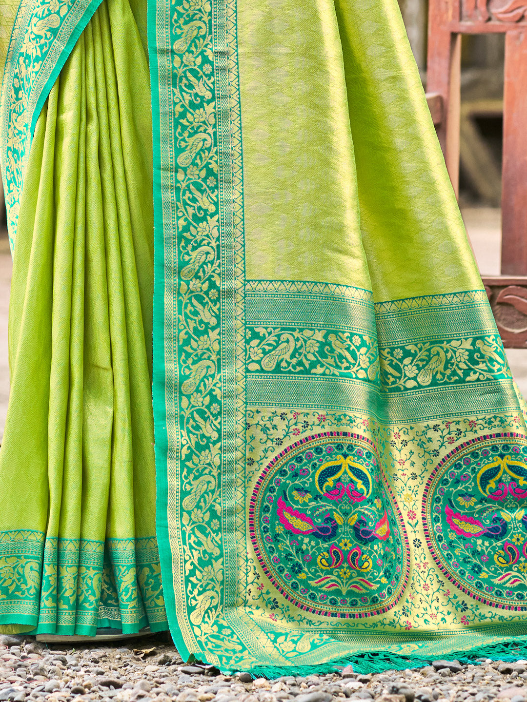 Sutriti Traditional Kanjivaram Silk Saree in Light Green with Grand Zari Pallu and Matching Blouse