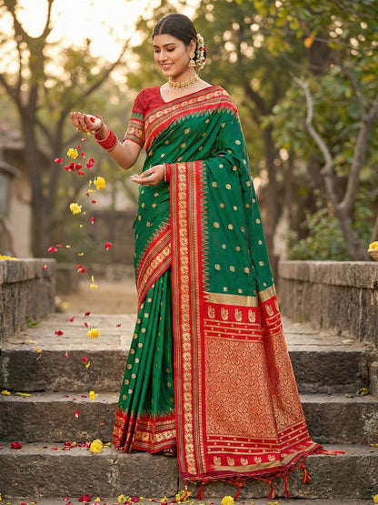 Sutriti Graceful Green Banarasi Silk Saree with Golden Zari Woven Border & Floral Jaal – Wedding & Festive Wear