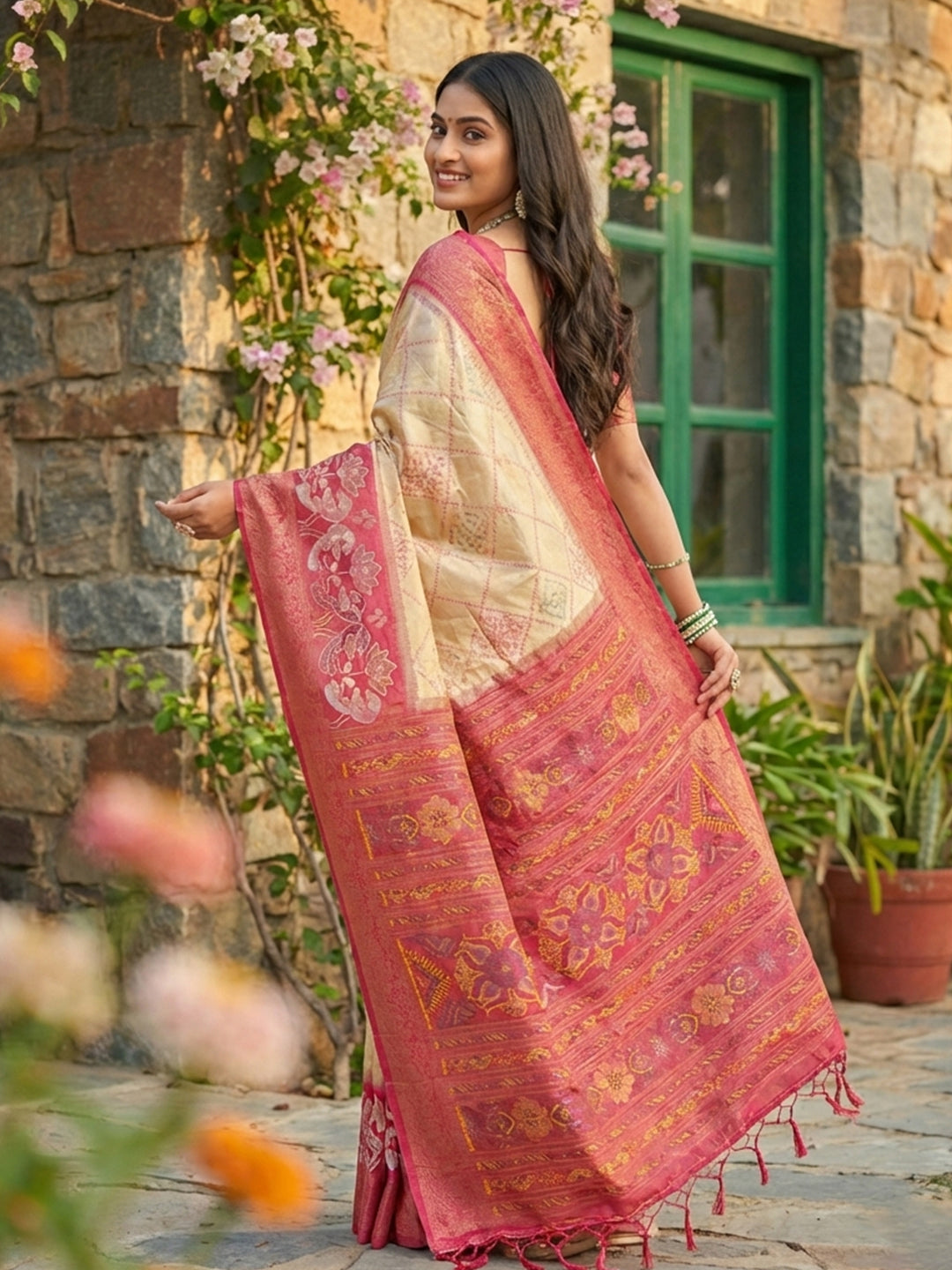 Cream ivory woven saree with pink contrast border and rich pallu for women