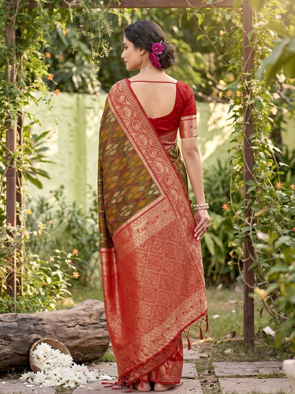 Sutriti Mhendi Green Pochampalli Silk Saree | Elegant Traditional Wedding & Festive Wear Saree