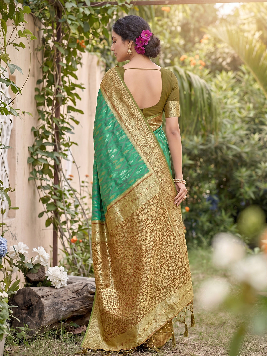 Sutriti Green Pochampalli Silk Saree | Elegant Traditional Wedding & Festive Wear Saree