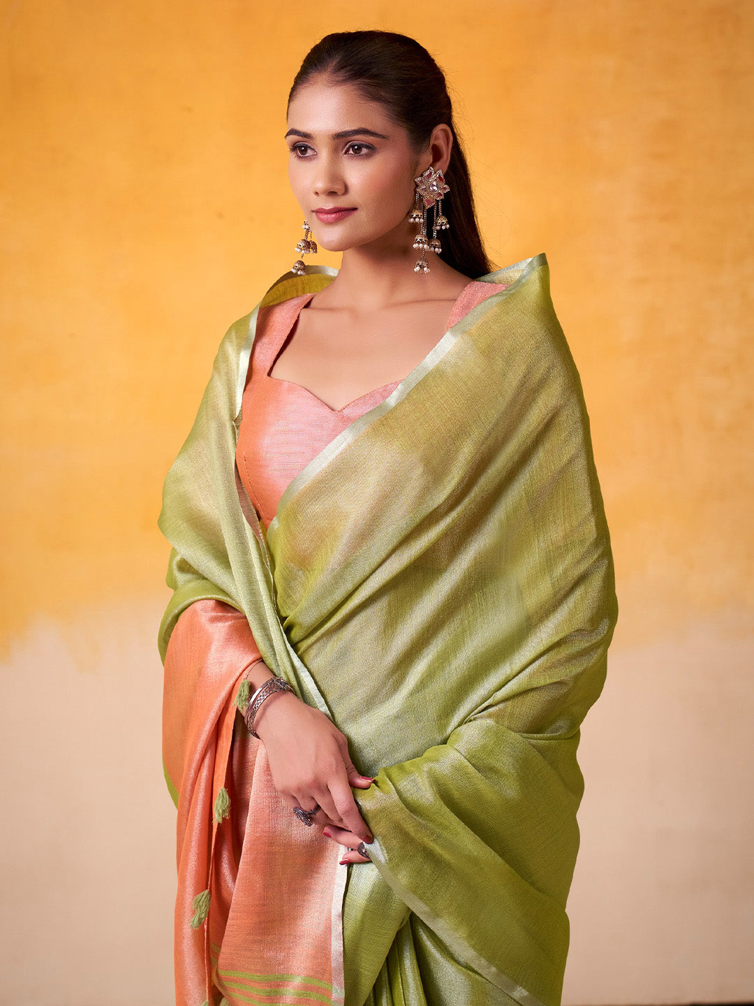 Sutriti Women Lime Green & Peach-Coloured Solid Tissue Linen Saree with Zari Border
