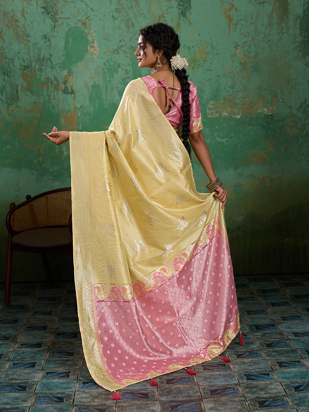 Sutriti Yellow & Pink Cotton Silk Saree for Women - Festive Wedding Party Wear Ethnic Saree