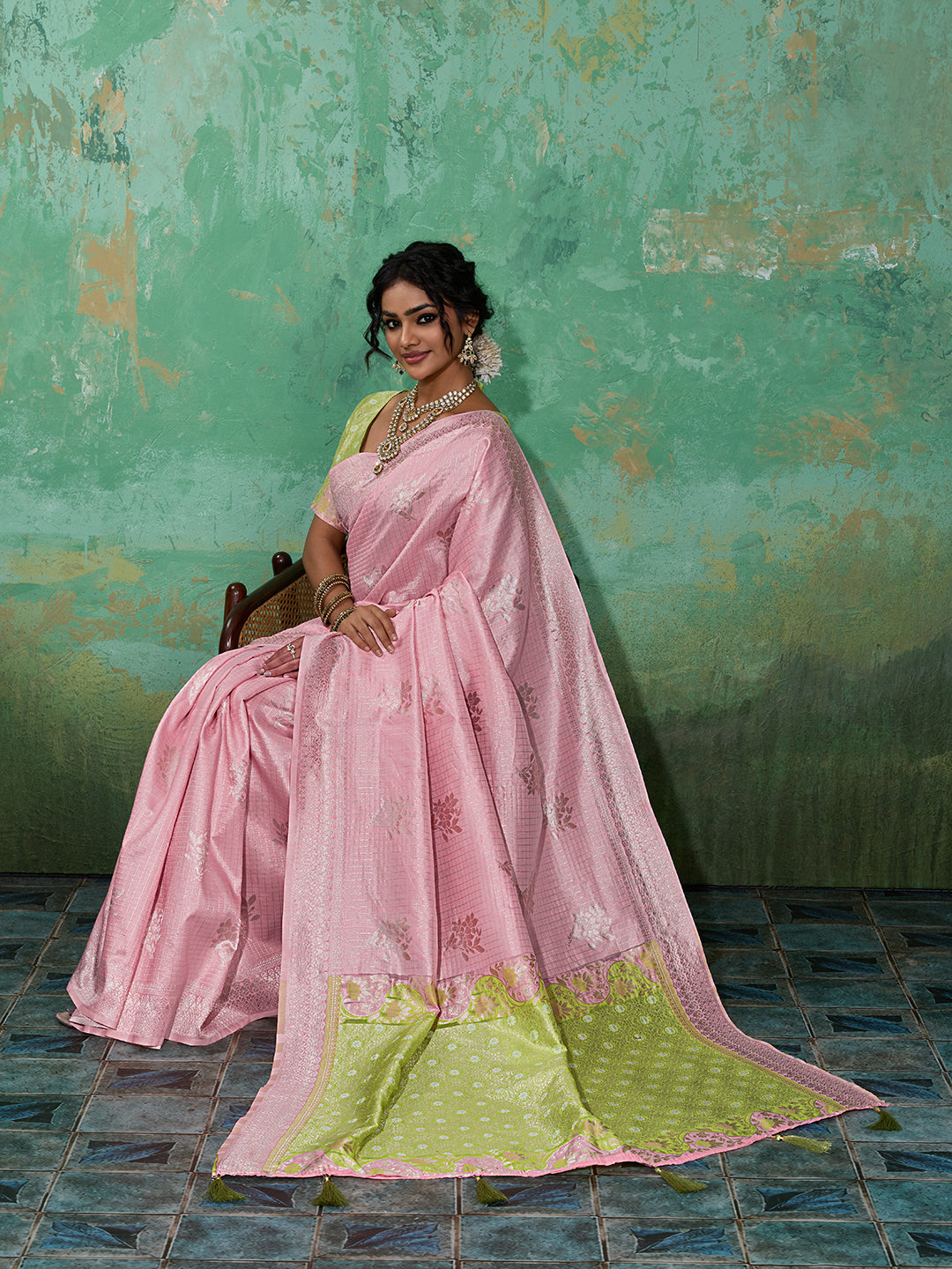 Sutriti Peach & Mehendi Green Cotton Silk Saree for Women - Festive Wedding Party Wear Ethnic Saree