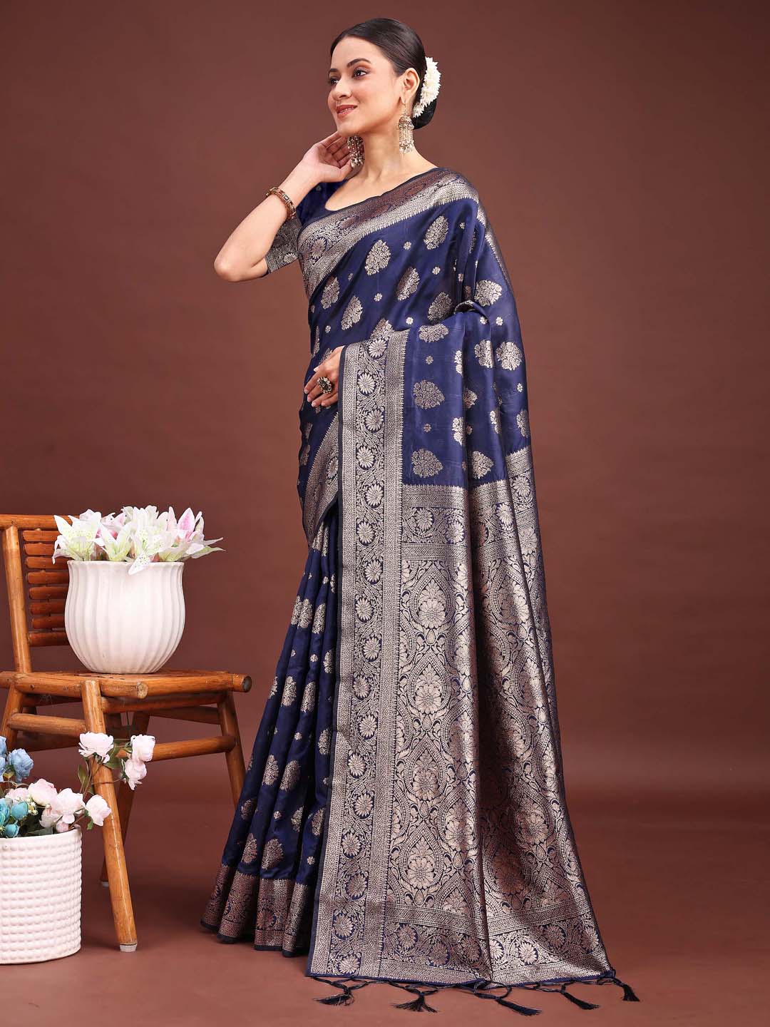 Sutriti Deep Navy Blue Soft Silk Saree with Silver Zari Pallu