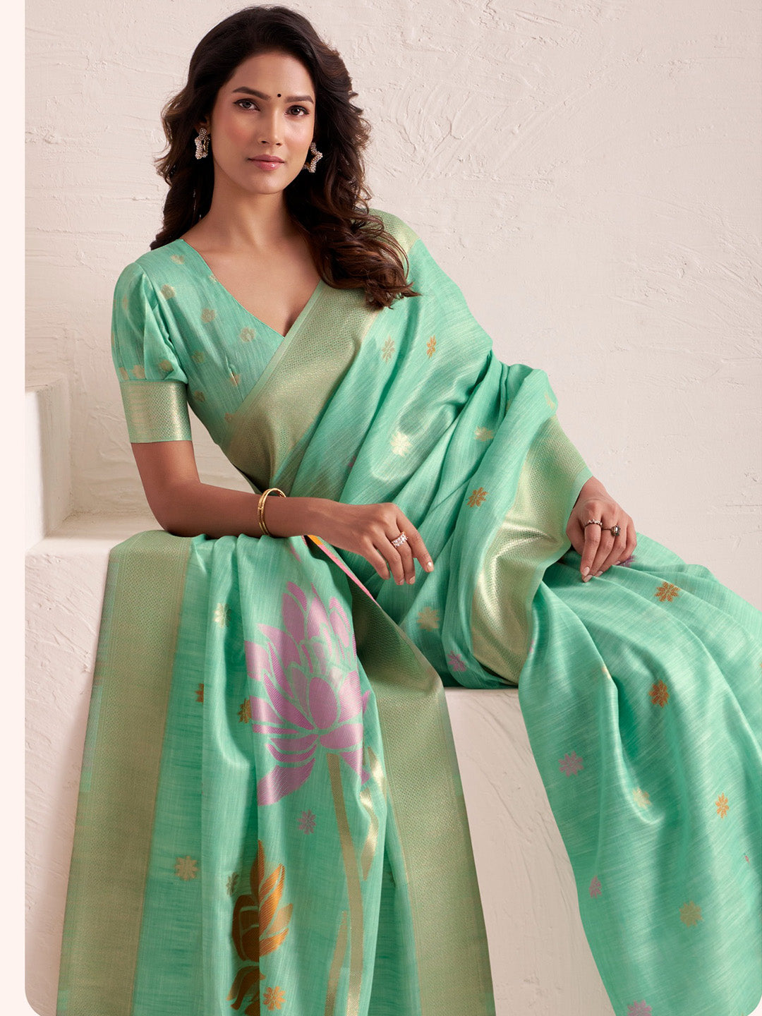 Sutriti Women Sea Green & Pink Floral Printed Linen Silk Blend Saree