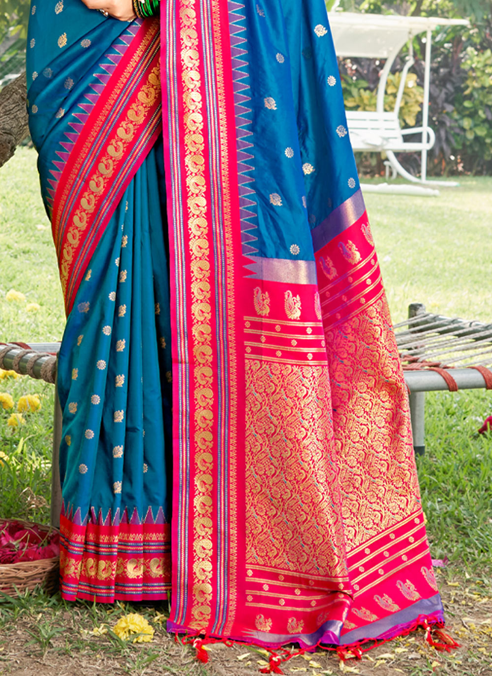 Sutriti Graceful Blue Banarasi Silk Saree with Golden Zari Woven Border & Floral Jaal – Wedding & Festive Wear