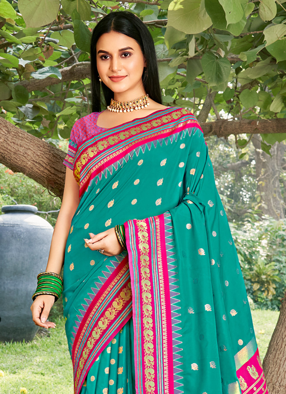 Sutriti Graceful Sea Green Banarasi Silk Saree with Golden Zari Woven Border & Floral Jaal – Wedding & Festive Wear