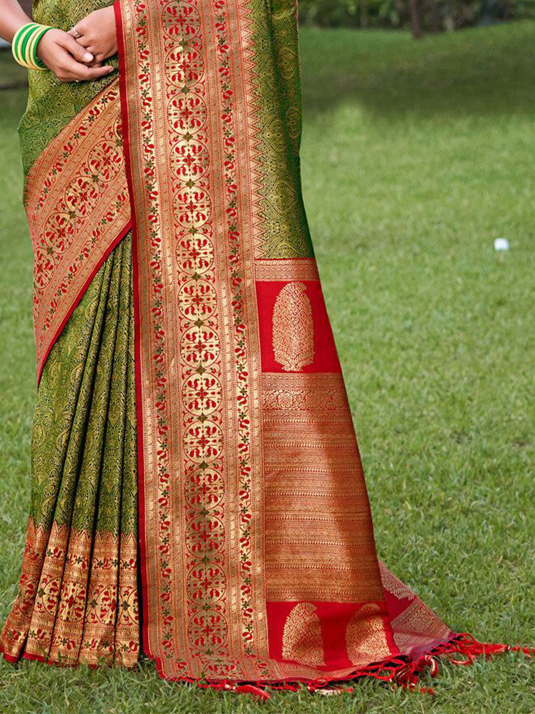 Sutriti Majestic Mhendi Green Kanjivaram Silk Saree | Bridal Heritage Collection | Limited Edition
