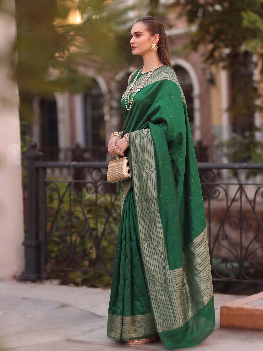 Sutriti Green Art Silk Saree for Women Festive Party Ethnic Wear