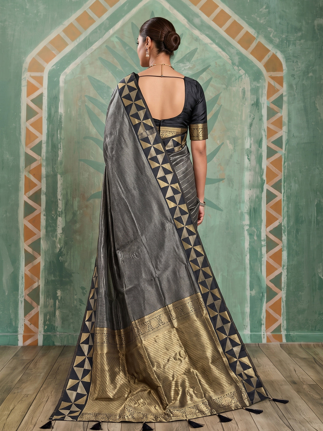 Sutriti Black Art Silk Checkered Saree For Women | Festive & Evening Wear