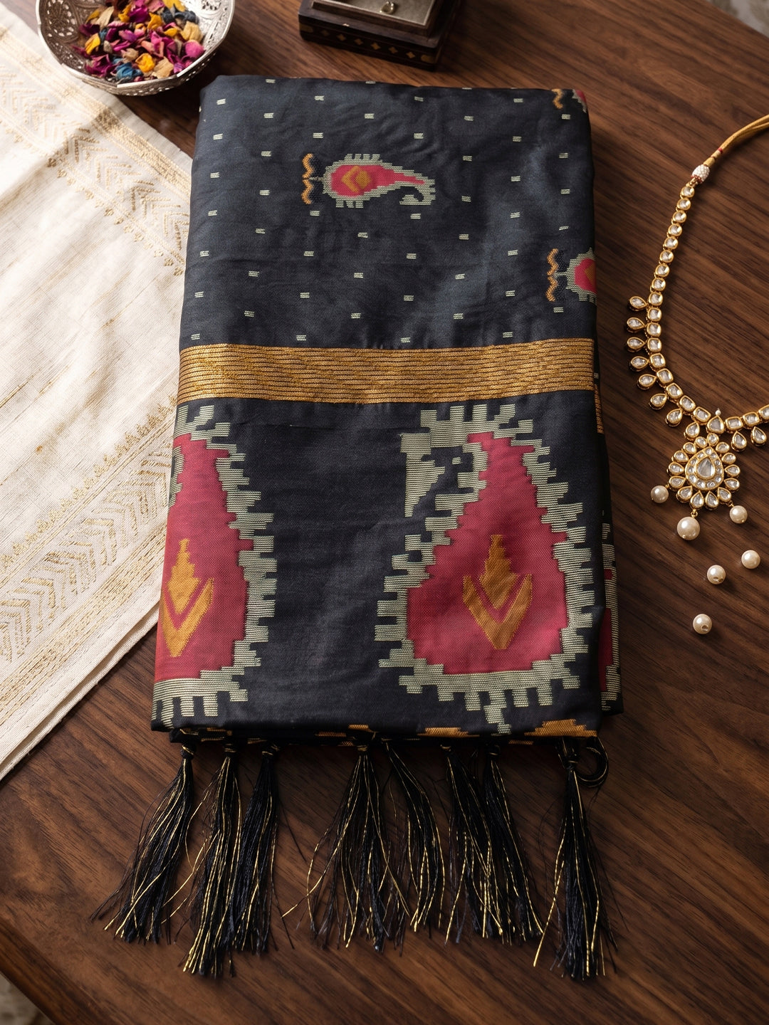 Sutriti Black Soft Silk Saree For Women | Festive, Wedding & Party Ethnic Wear