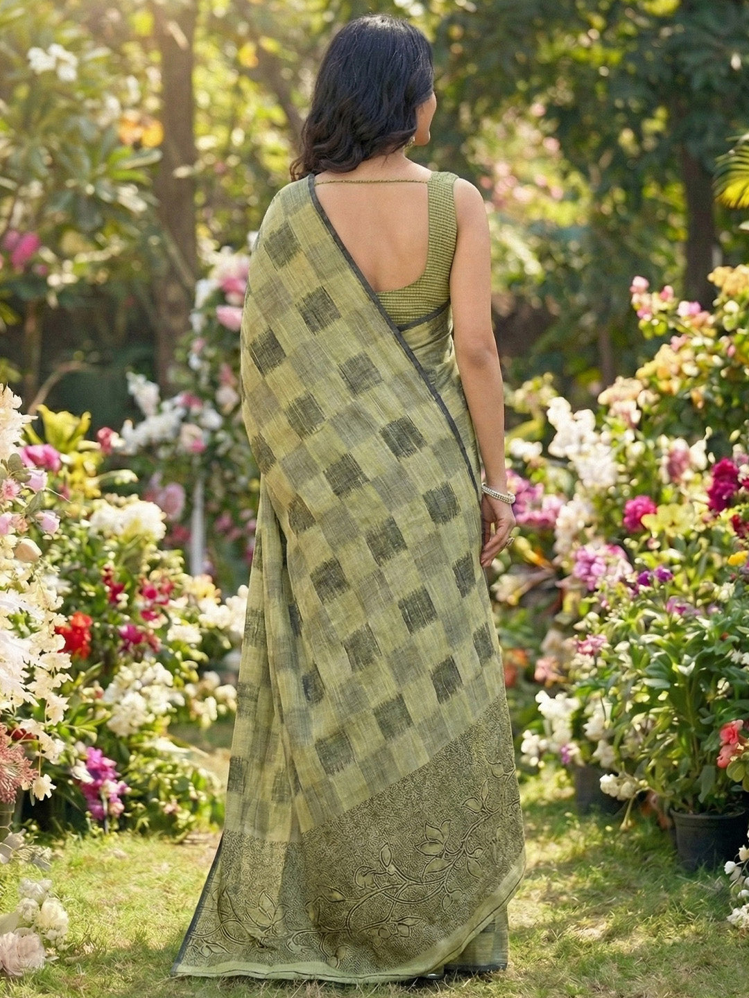 Sutriti Women Olive Green & Black Checkered Linen Blend Saree with Floral Pallu