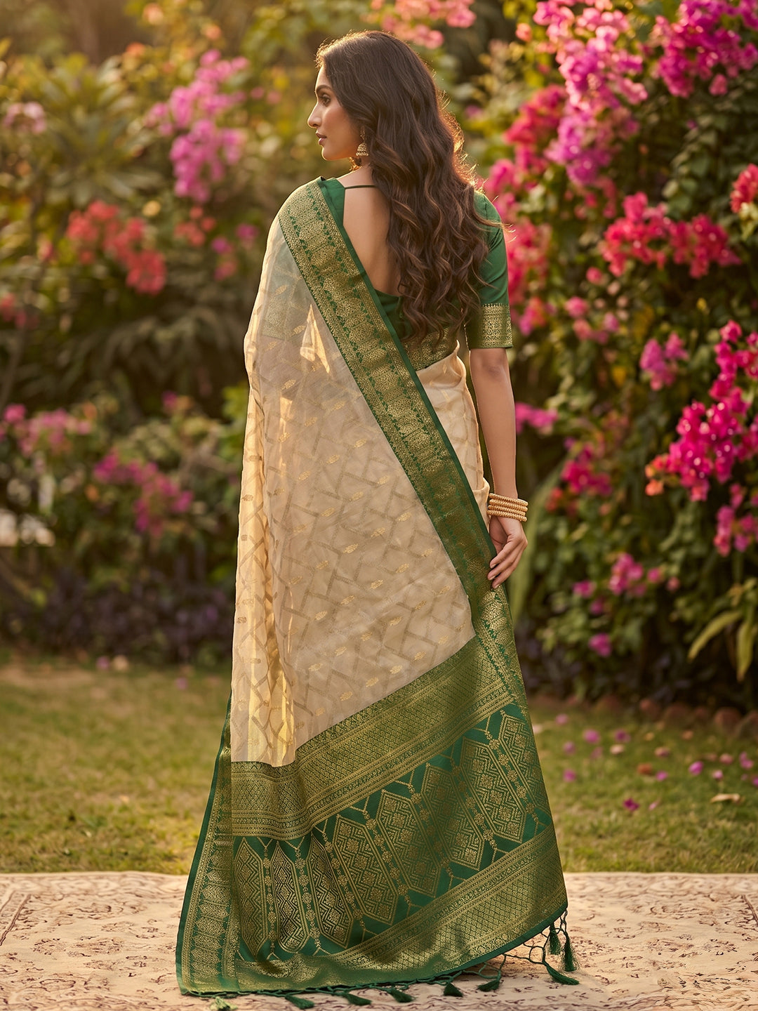 Sutriti Elegant Linen Saree with Dark Green Border - Premium Festive & Wedding Wear for Women