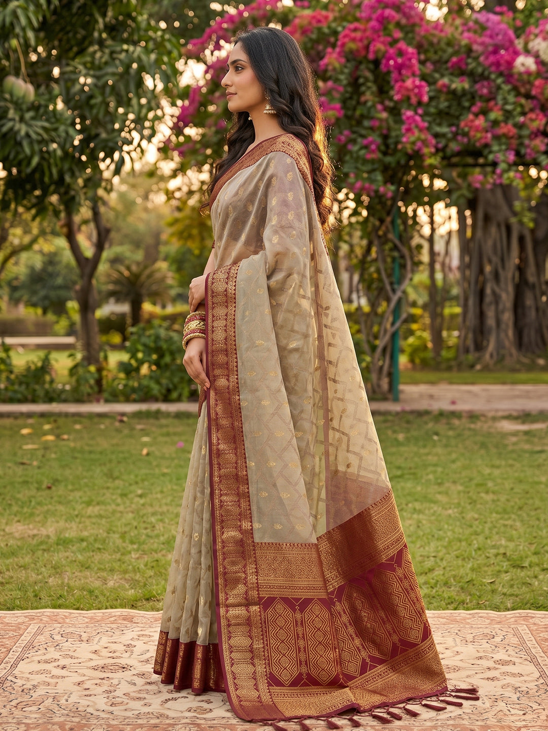 Sutriti Elegant Linen Saree with Maroon Border - Premium Festive & Wedding Wear for Women