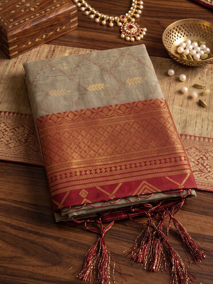 Sutriti Elegant Linen Saree with Maroon Border - Premium Festive & Wedding Wear for Women