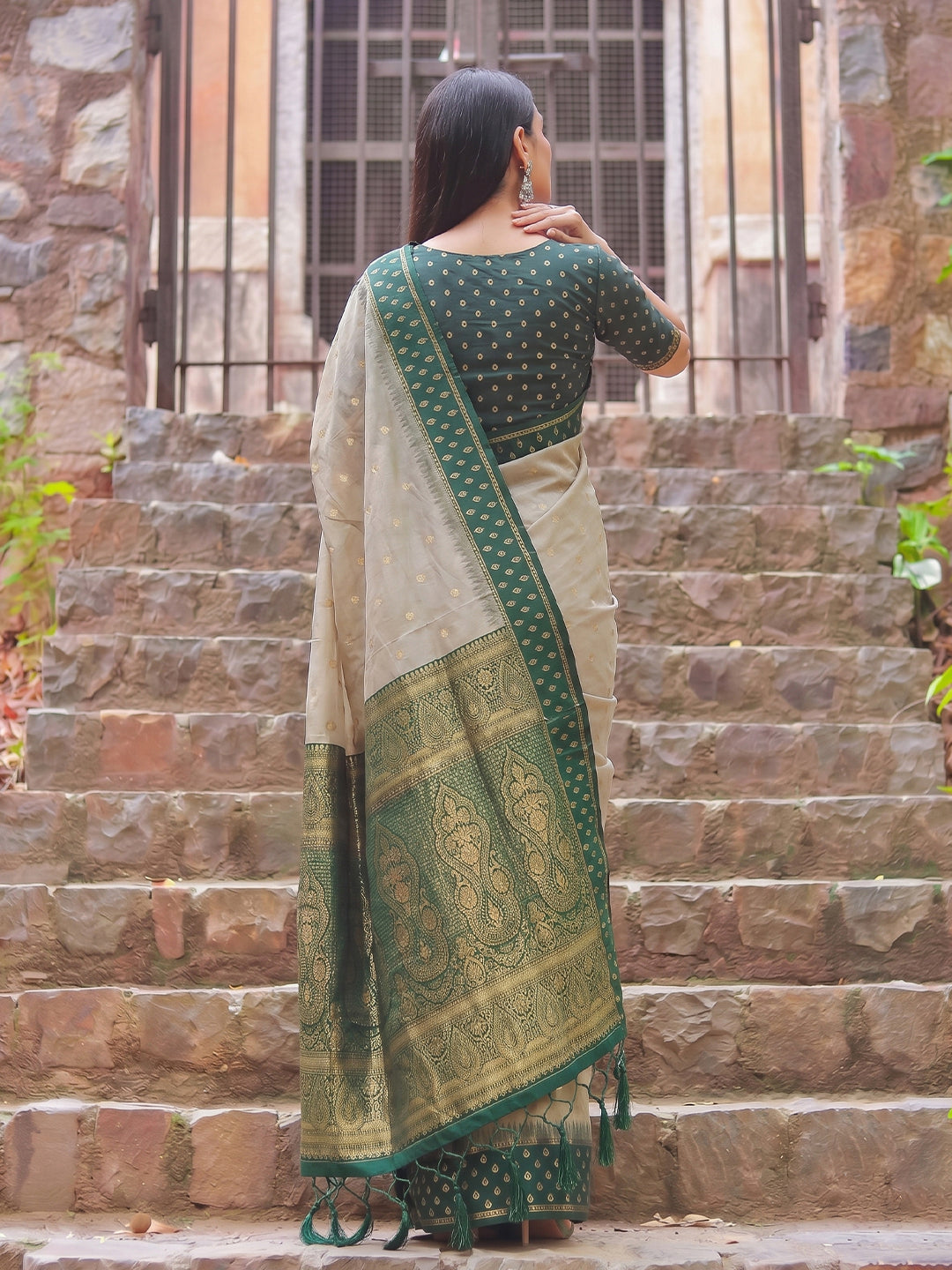 Sutriti Beige & Olive Green Premium Cotton Saree For Women | Festive, Party & Ethnic Wear