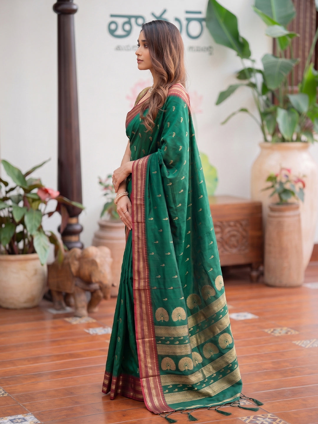 Sutriti Emerald Green Soft Silk Saree for Women Festive Party Ethnic Saree