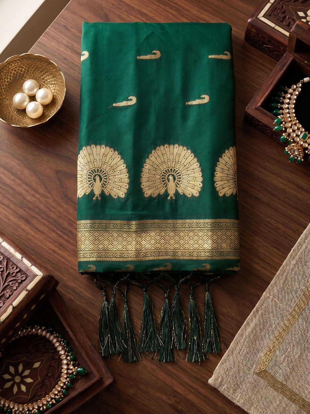 Sutriti Emerald Green Soft Silk Saree for Women Festive Party Ethnic Saree