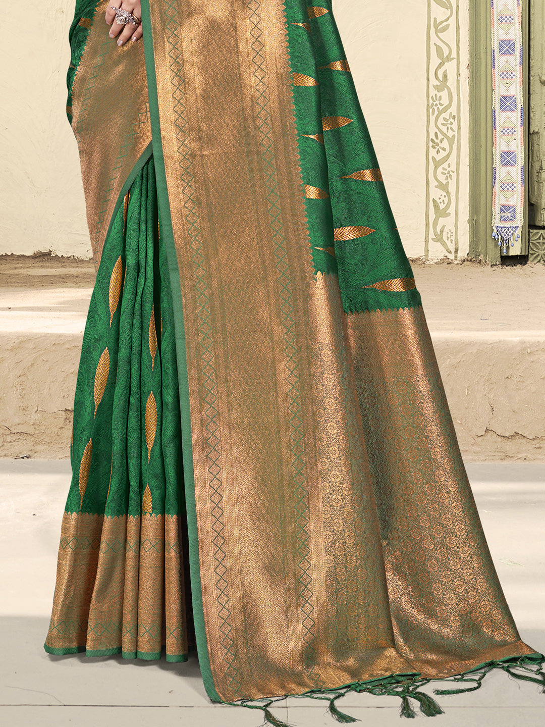 Sutriti Women Woven Banarasi Silk Saree with Blouse Piece | Rich Zari Border Traditional Wedding Festive PSofty Wear