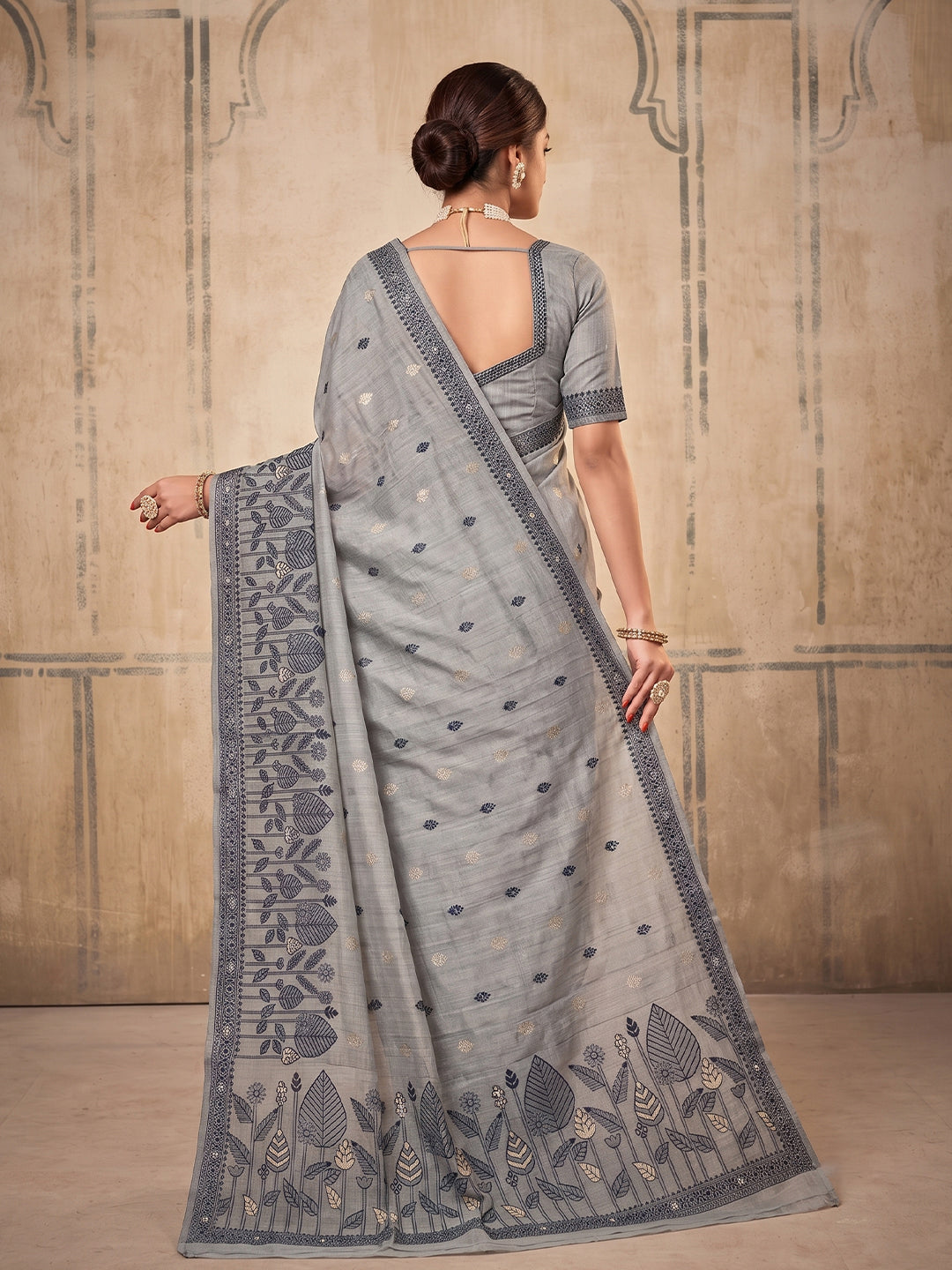 Sutriti Grey Pure Cotton Saree For Women | Elegant Festive & Formal Ethnic Wear