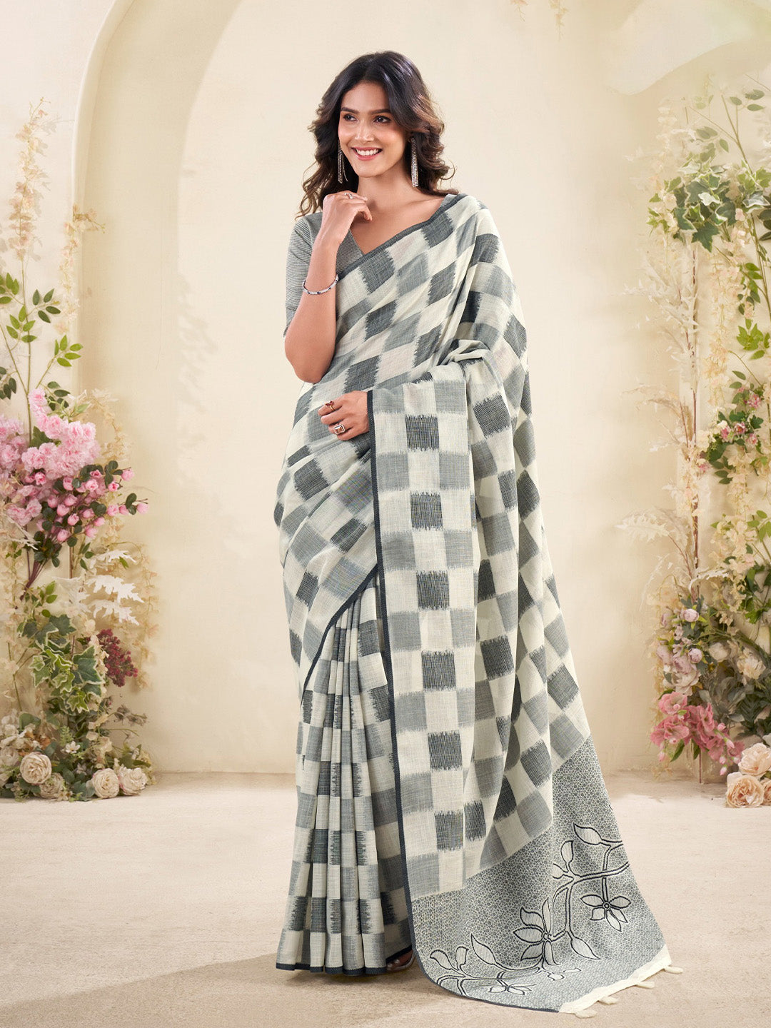 Sutriti Women Sage Green & Grey Checked Linen Saree with Floral Pallu