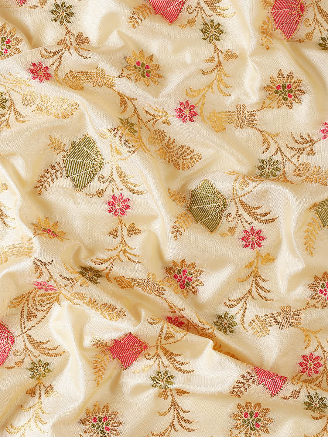 Ivory cream woven floral zari silk blend saree for women with rich zari border and blouse piece